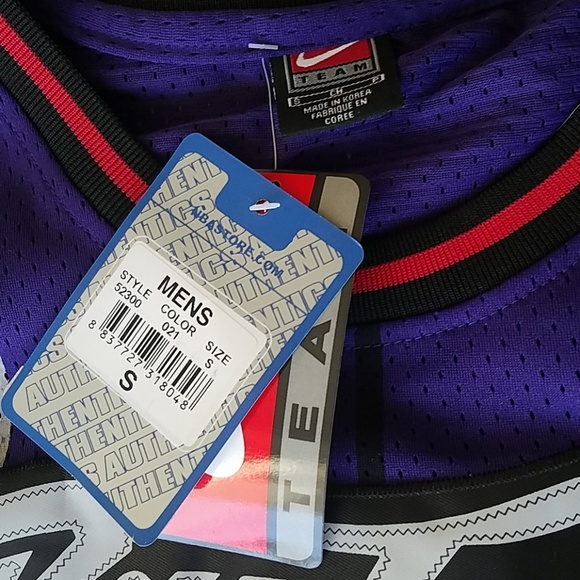 !!LAST ONE!!❤Vince Carter Raptors Jersey❤ - Picture 3 of 4